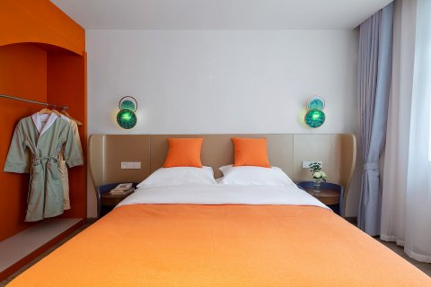 阳朔半山云水酒店(二十元人民币背景图店)