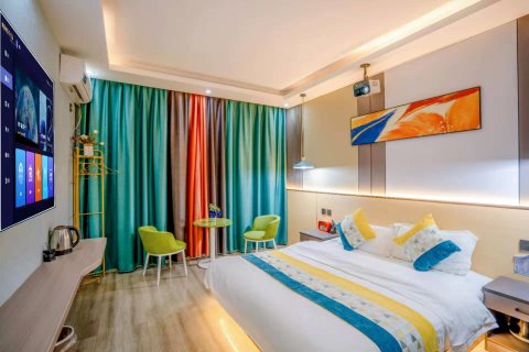 安宁蜜巢智能酒店