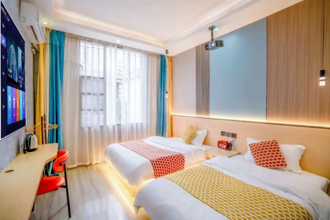 安宁蜜巢智能酒店