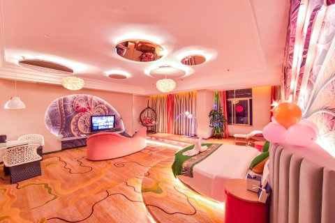 罗定迈睿国际酒店(汽车总站大润发店)