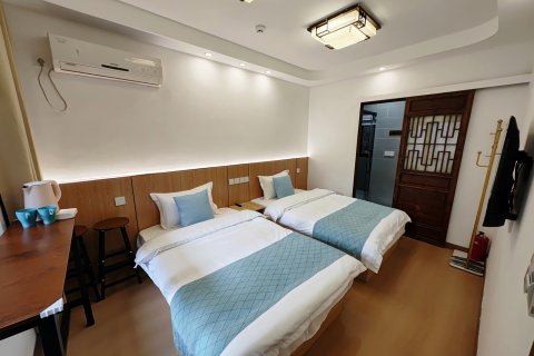 西塘彩云堂庭院花园民宿