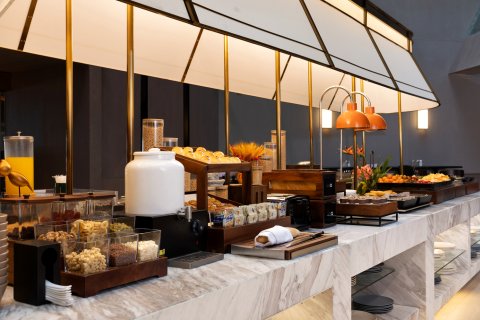 西安高新科技路地铁站亚朵酒店