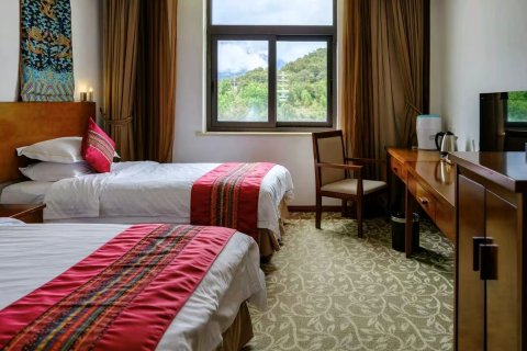 德钦高山别庄 · 梅里酒店