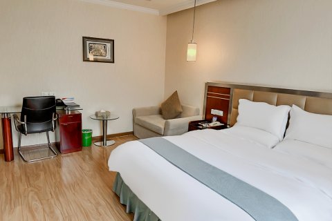 金城大酒店(遵义医科大学附属医院店)