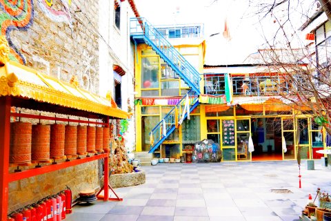 拉萨藏陶坊客栈(大昭寺八廓街店)
