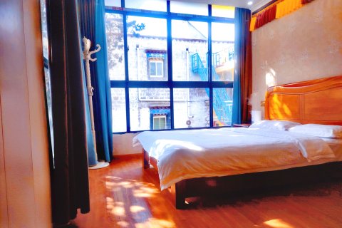 拉萨藏陶坊客栈(大昭寺八廓街店)