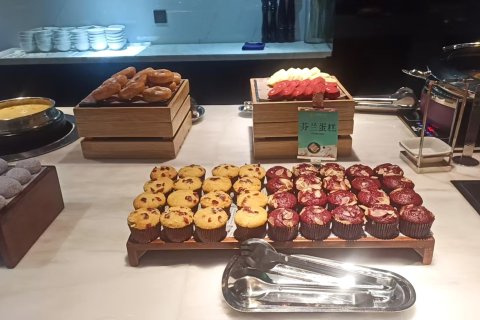 上饶红石王朝国际大酒店(新城吾悦广场店)