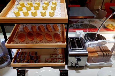 宜必思酒店(兰州张掖路西关地铁站店)