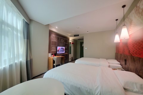 宜必思酒店(兰州张掖路西关地铁站店)