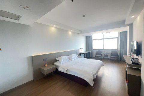 西平龙泉花园酒店