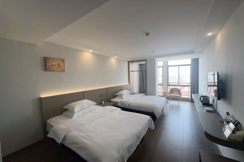 西平龙泉花园酒店