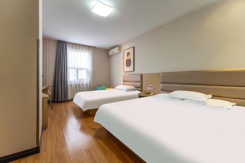 银座佳驿酒店(滕州火车站大润发店)