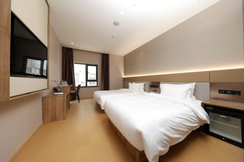 花季酒店(南京夫子庙地铁站店)