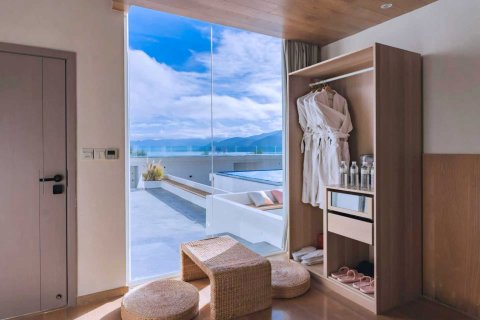 泸沽湖云堇湖畔民宿