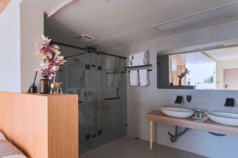 泸沽湖云堇湖畔民宿