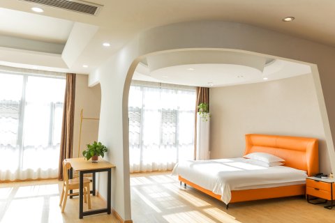 蓝月圣景酒店(庐江环城北路店)