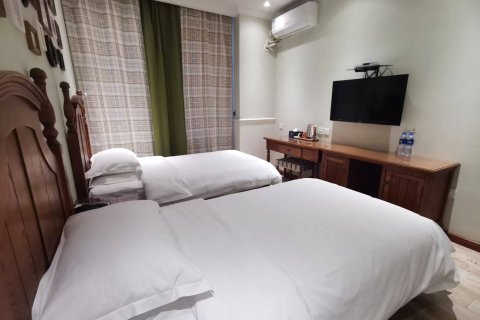 雅客小镇假日酒店(长春人民广场重庆路)