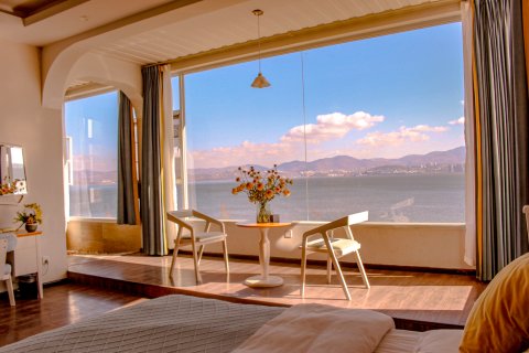 大理伽蓝海景客栈