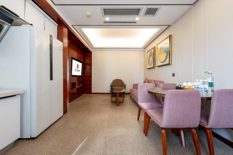 咸阳丽彩天禧酒店(高铁西站宝泉路地铁站店)