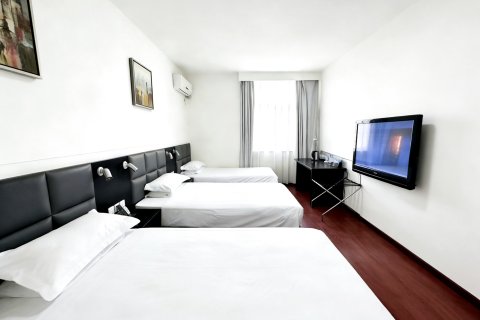 柏维轻居酒店(建设中路濮阳市中心广场店)