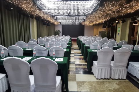 枣庄中原皇冠大酒店