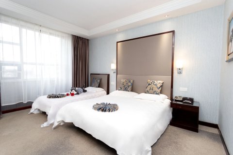 枣庄中原皇冠大酒店