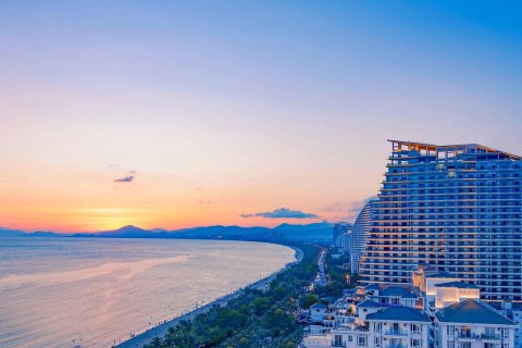 三亚湾洛克铂金海景酒店