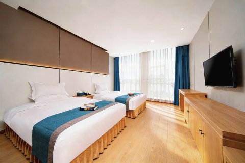 安顺宝山酒店(西秀区新天地美食街店)