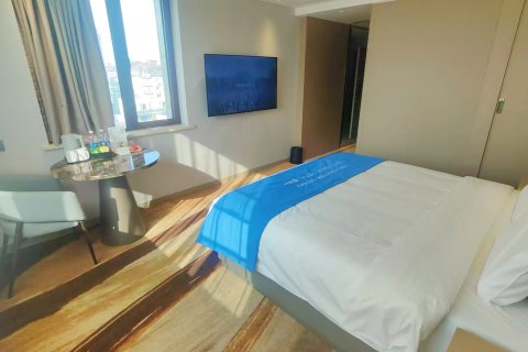 忆泊城市酒店(临平银泰百货邱山大街店)