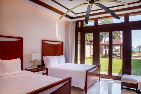 三亚亚龙湾瑞吉度假酒店