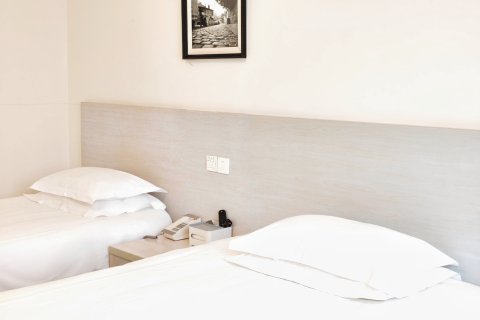 锦江之星(青岛五四广场南京路地铁站店)