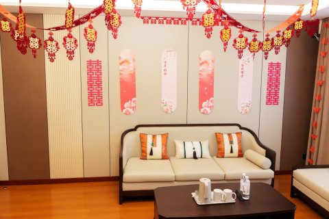 饶河荣泰来酒店