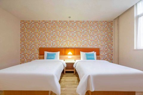 如家酒店(西安大雁塔大唐不夜城店)