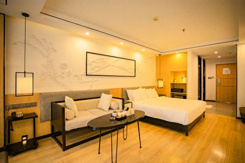 良宿▪十里江山酒店(遇龙河店)