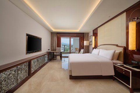 三亚湾希尔顿逸林酒店