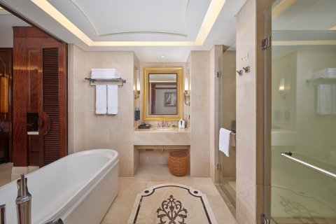 三亚湾希尔顿逸林酒店