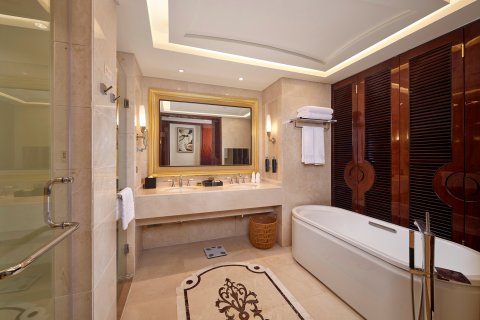 三亚湾希尔顿逸林酒店