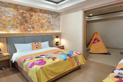 德安锦隆精品酒店(联盛快乐城店)