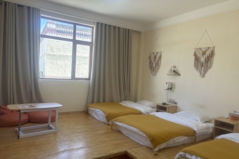 定日昭山睦舍客栈