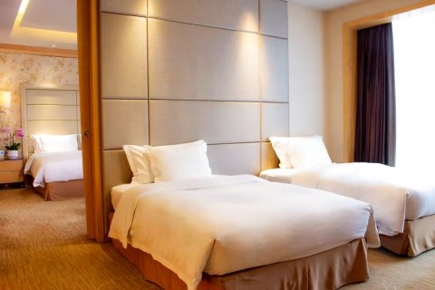 襄阳富力皇冠假日酒店(诸葛亮广场万达广场店)