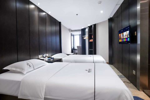 纪龙酒店(龙里县中医医院店)