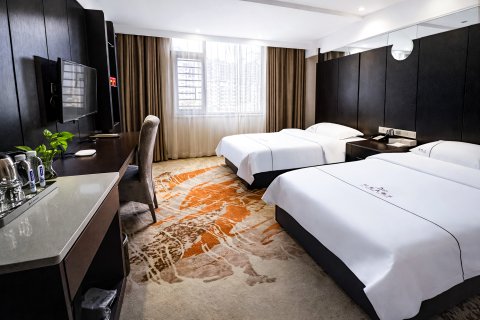 纪龙酒店(龙里县中医医院店)