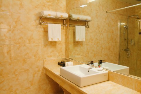 鑫海湾国际酒店(新县火车站店)