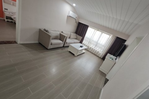 大英河畔假日酒店