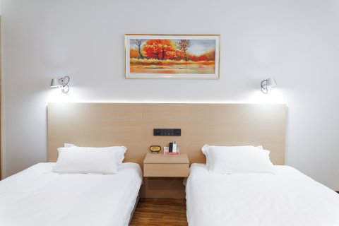 QMAX半岛酒店(淮南商贸百大店)