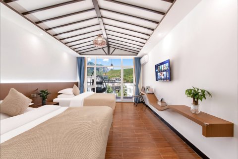 云台山三叶大酒店(岸上服务区售票处店)