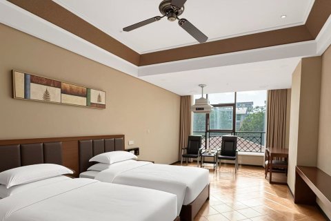 三亚亿源轩宇大酒店(市政务中心店)