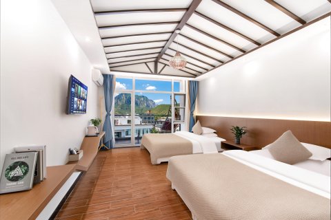 云台山三叶大酒店(岸上服务区售票处店)