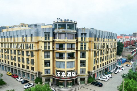 沁阳乐享商务酒店(工贸学院店)