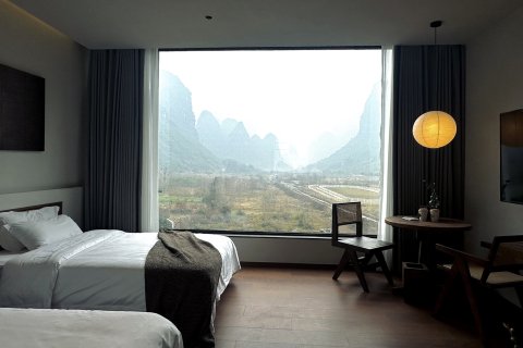 阳朔1Q84宿(遇龙河生态公园千古情店)